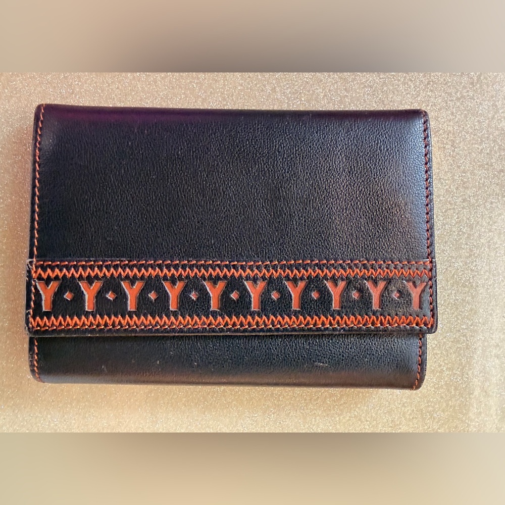 RARE Authentic YvesSaintLaurent BlackLeather Wallet w/ Kisslock CoinCompartment